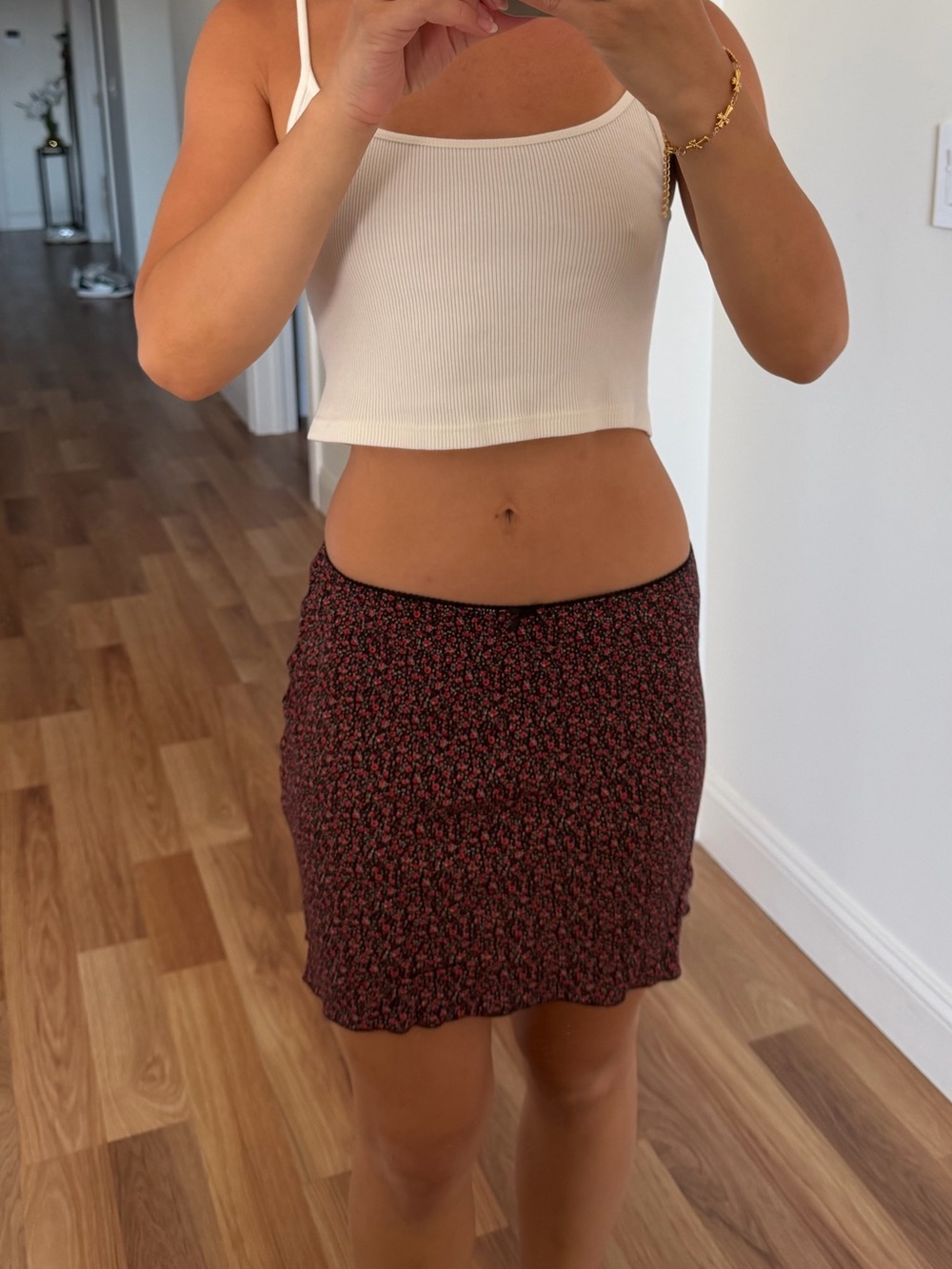 Brandy Melville Navy Floral Mini Skirt - Picture 1 of 8